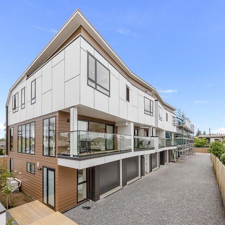 Waverly Place - Unique One Room Apartment Orewa Exterior photo