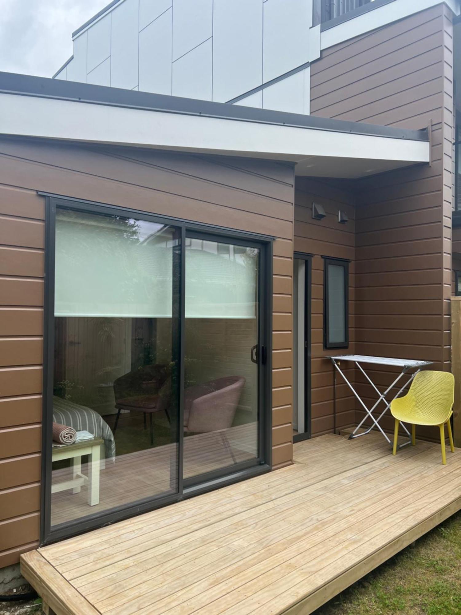 Waverly Place - Unique One Room Apartment Orewa Exterior photo