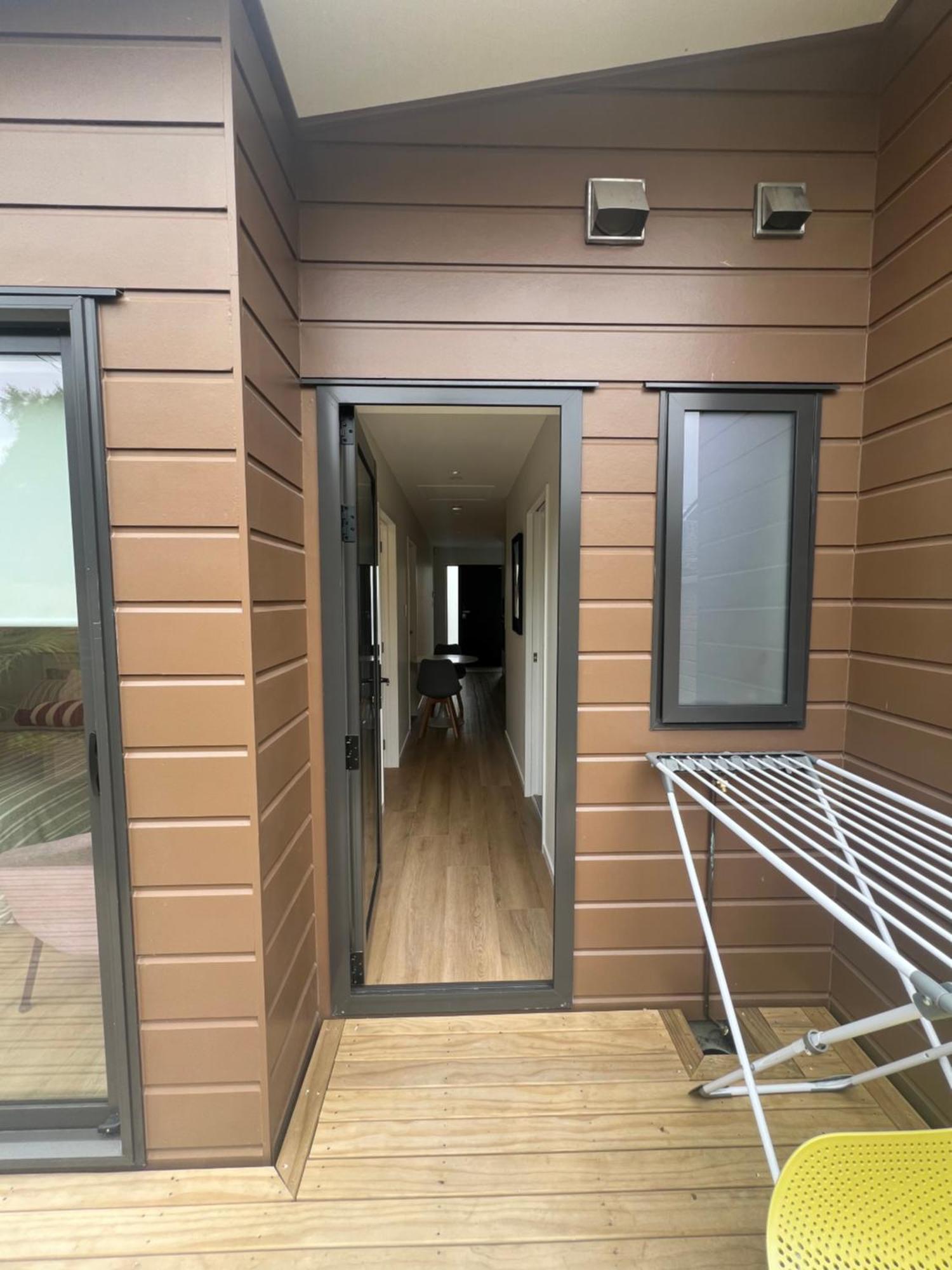 Waverly Place - Unique One Room Apartment Orewa Exterior photo